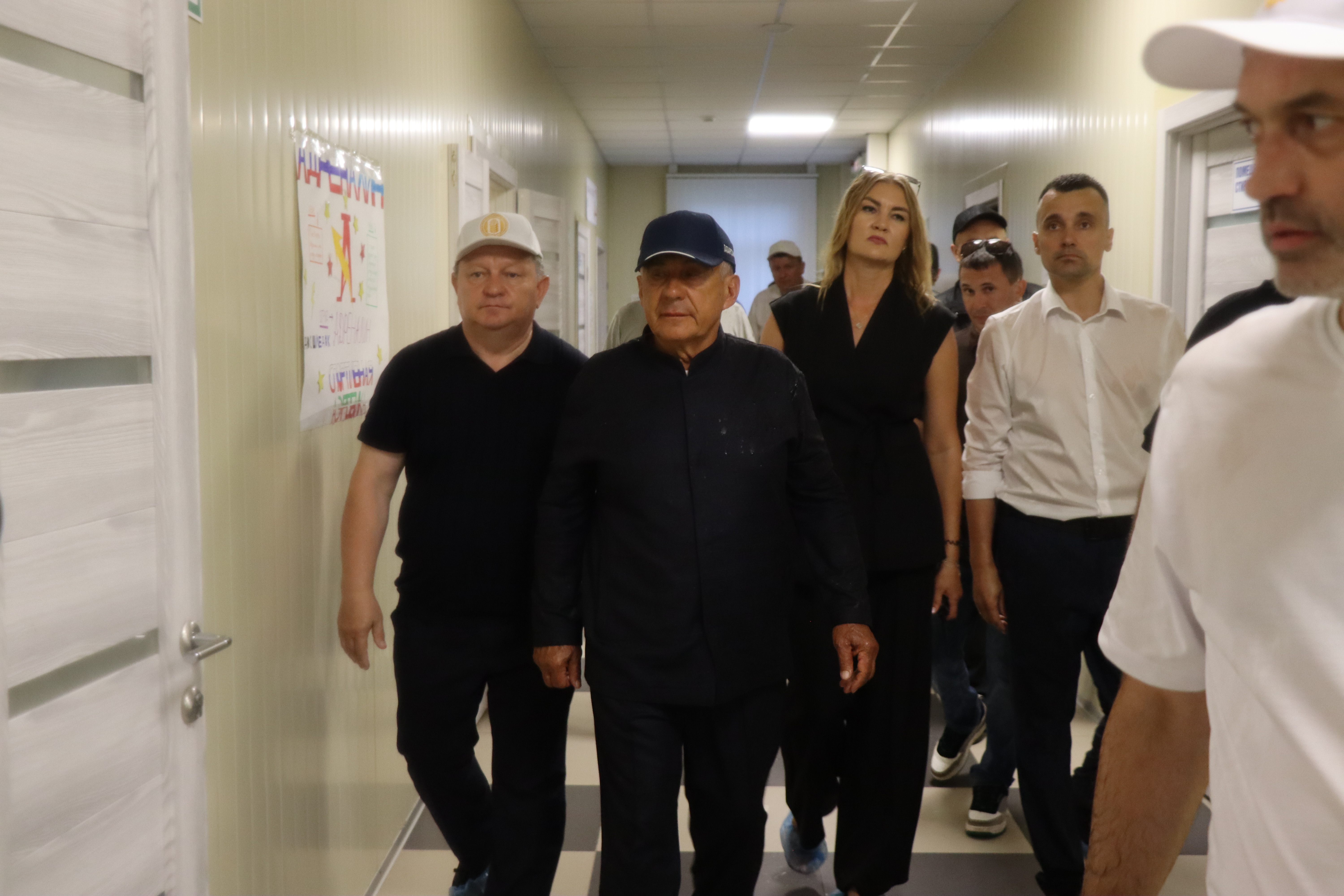 Рустам Минниханов посетил лагерь "Заречный"