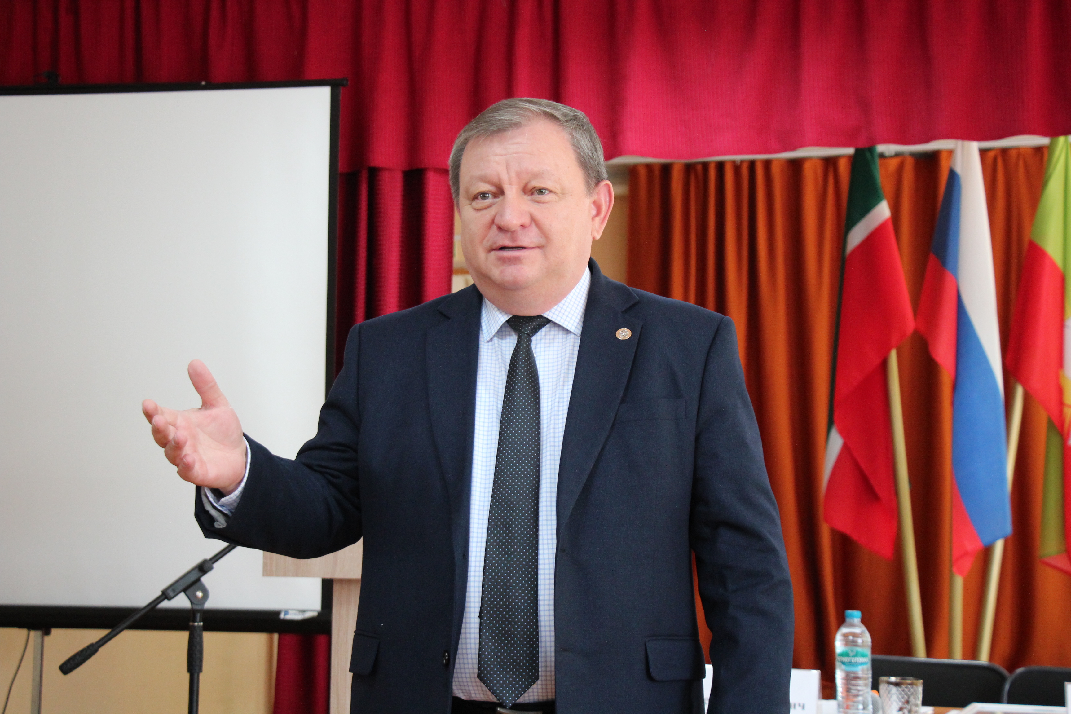 Глава Нурлатского района Дамир Ишкинеев