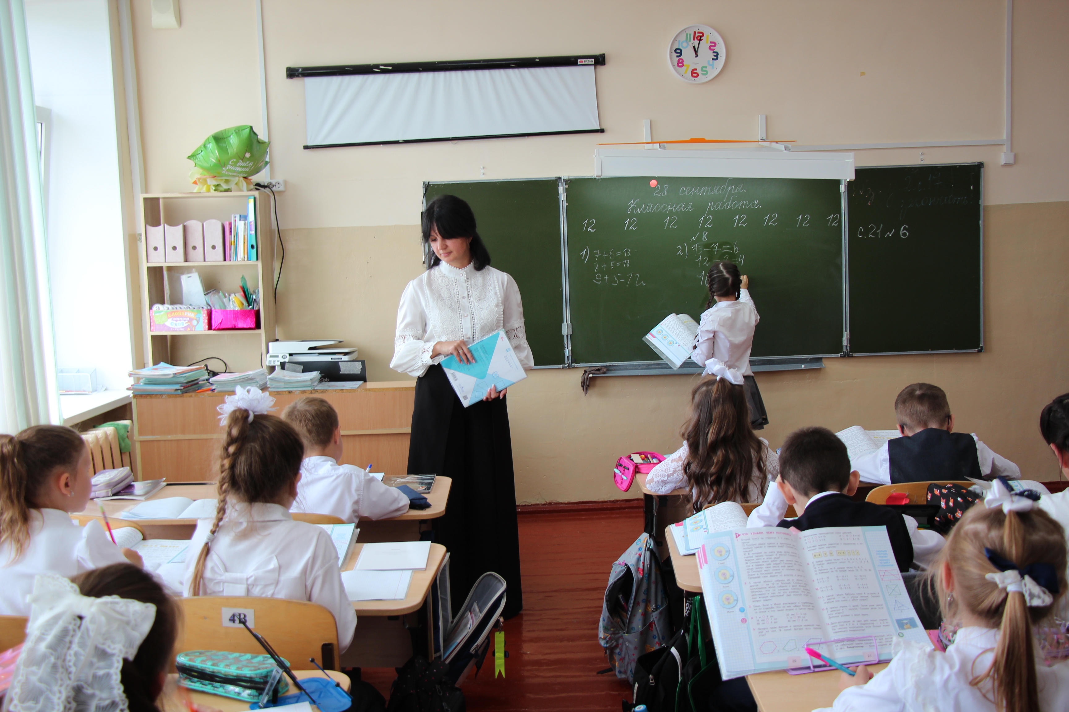 Әмир һәм Ольга Прудниковлар Нурлатка “Земство укытучысы” федераль программасы буенча күченеп килгән 