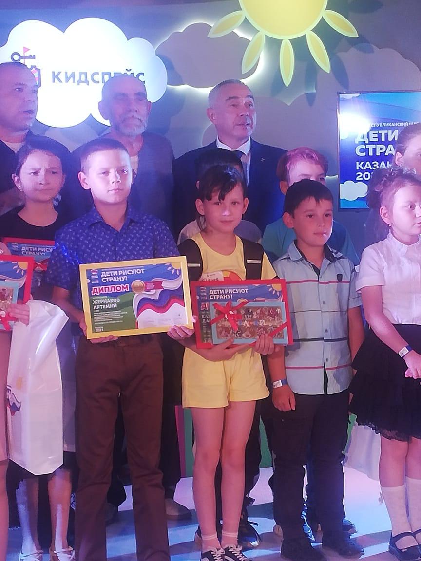 ⚡В преддверии 23 февраля «Единая Россия» запускает конкурс детских рисунков «Наш Герой»