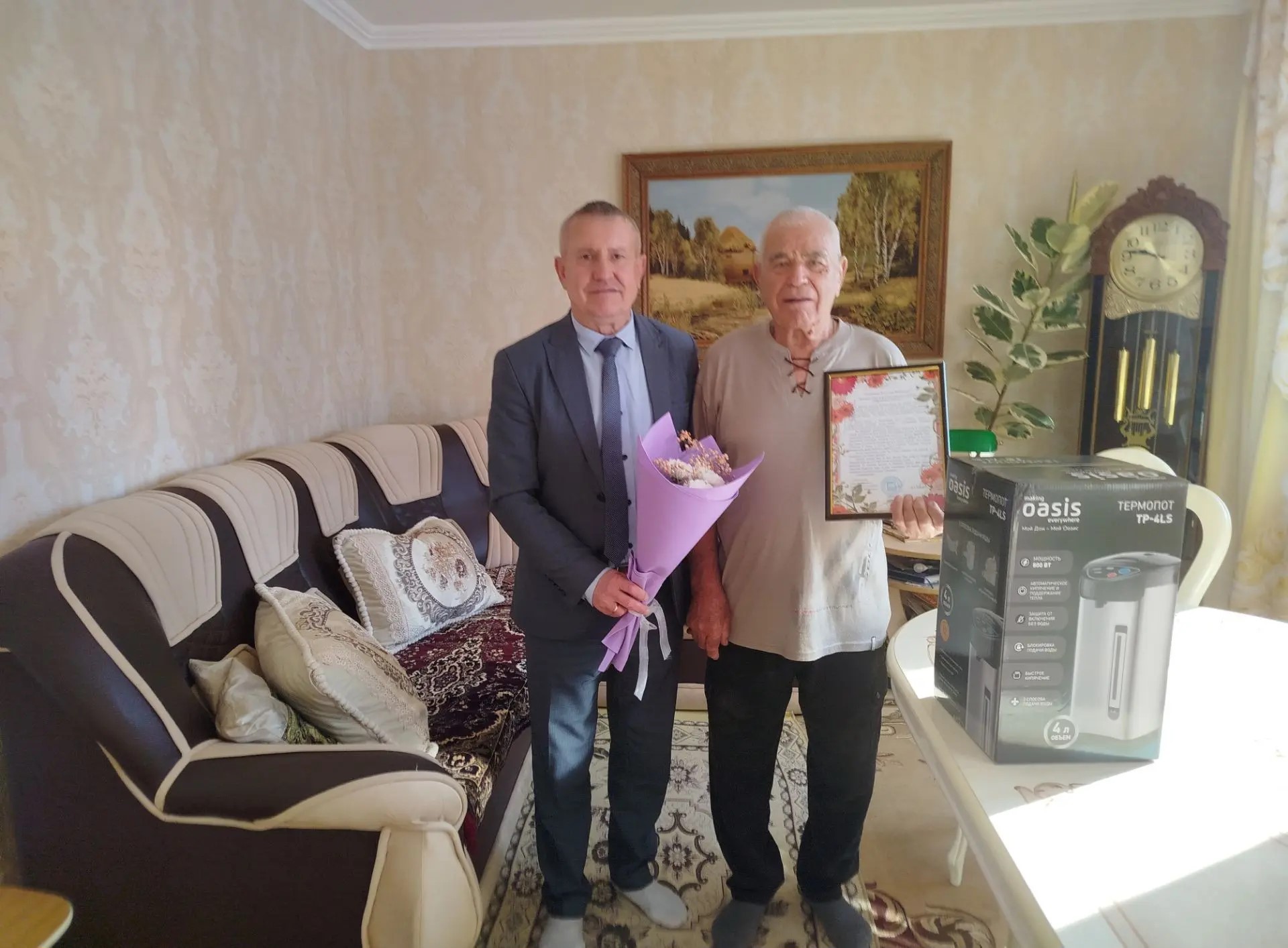 Ветеран труда из Нурлата Владимир Дмитриев отметил 90-летний юбилей