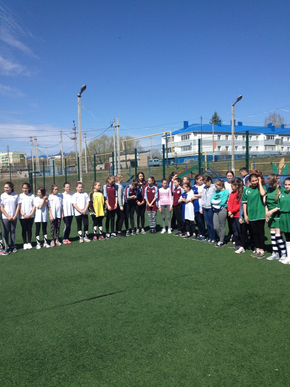 В Нурлате девушки сыграли в футбол на Кубок отдела по делам молодежи и спорту