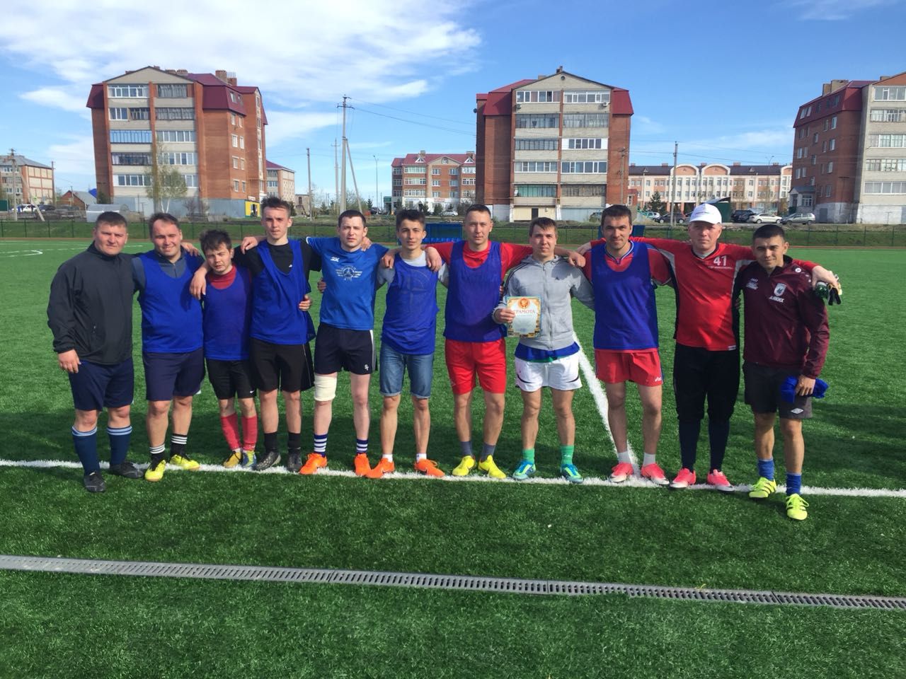 Нурлатские футболисты сыграли  блиц-турнир по футболу в честь 73-летия Победы