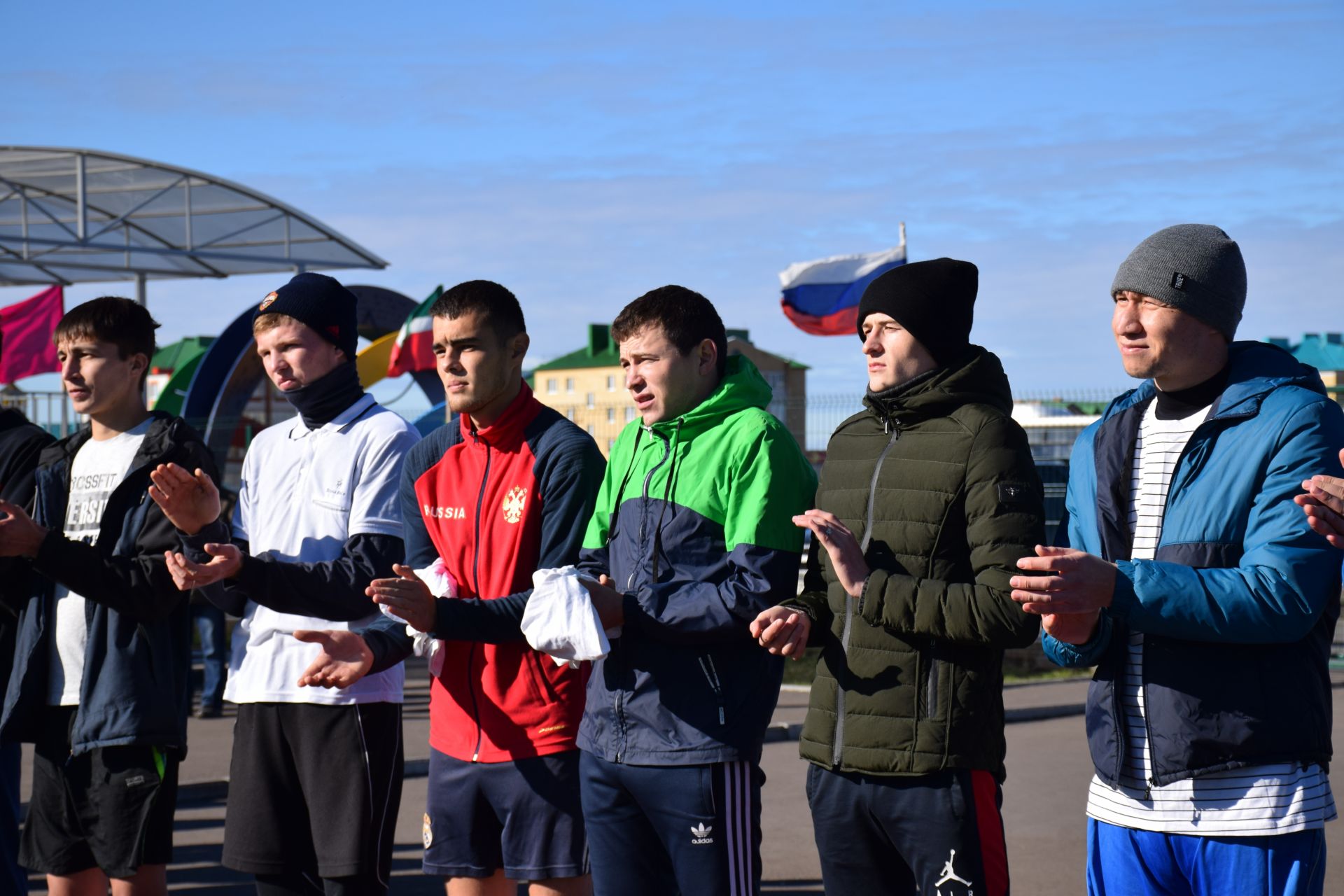 В Нурлате встретились команды ветеранов «Крыльев Советов» из Самары и города Нурлат