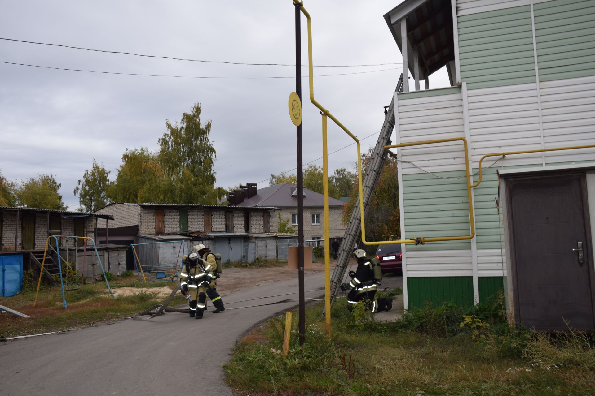 Нурлат: 10 человек «погибли» в результате пожара и обрушения дома