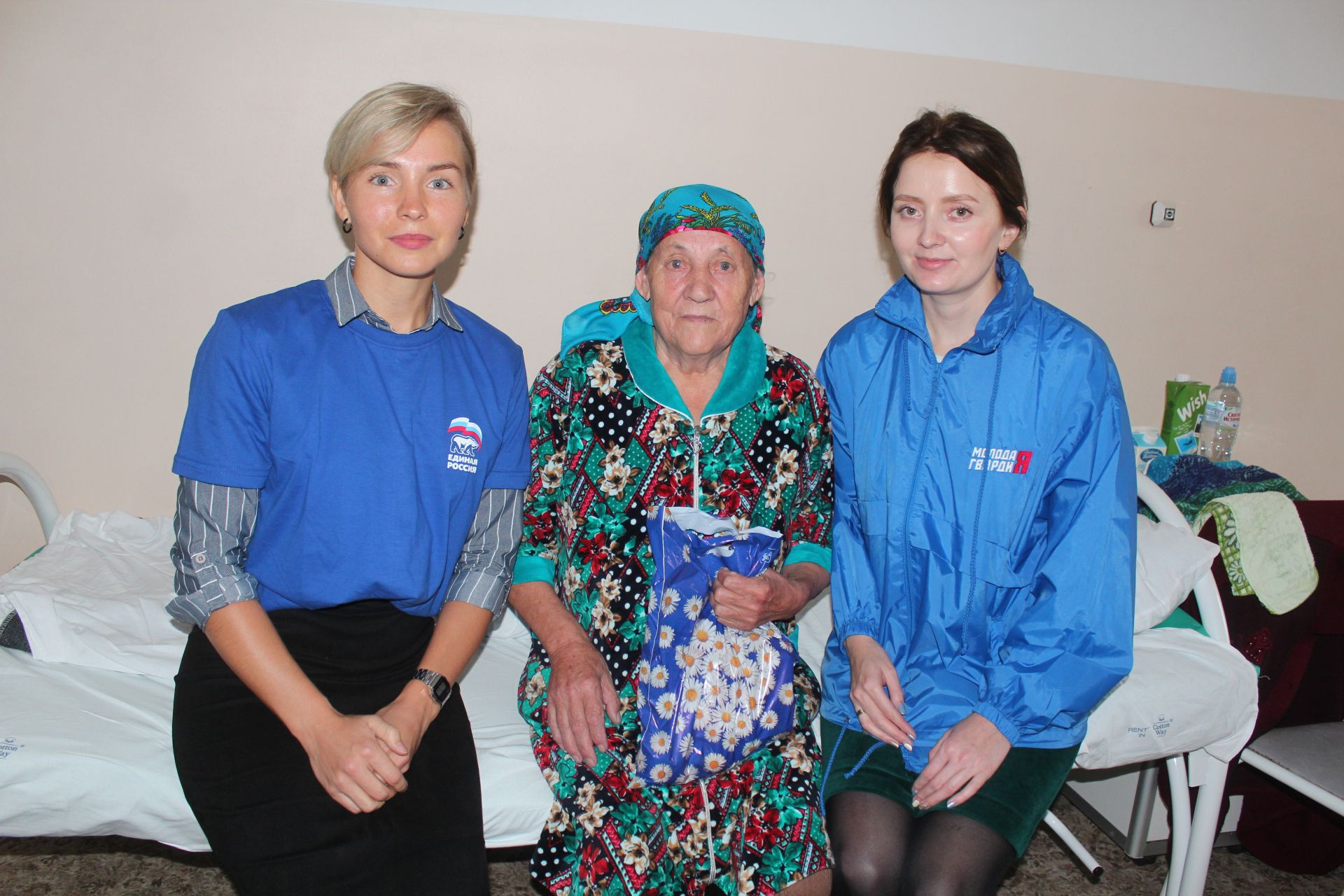 Нурлатские единороссы порадовали пожилых людей в рамках федерального проекта «Старшее поколение»