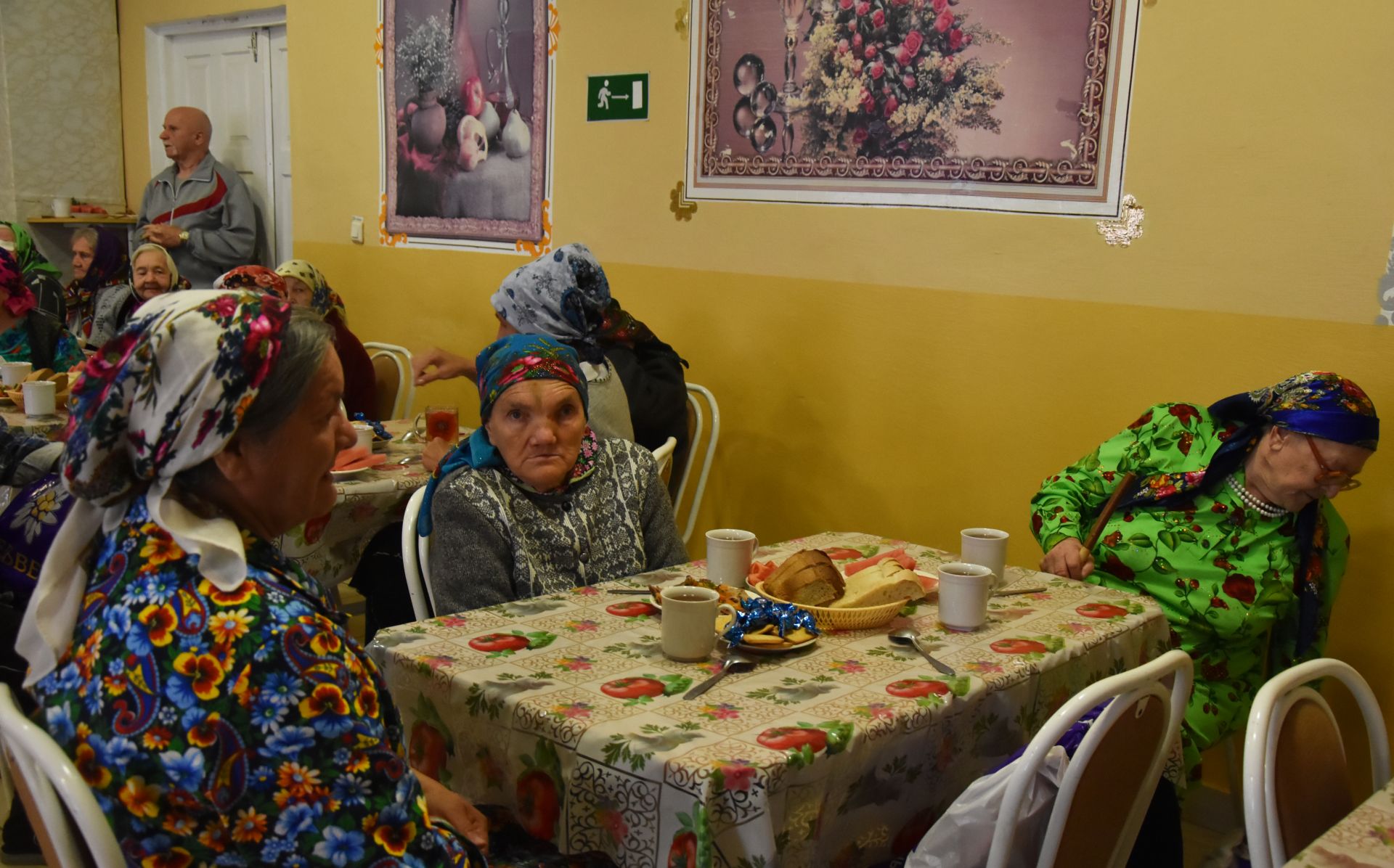 Жители Нурлатского дома-интерната для престарелых и инвалидов получили подарки от депутата
