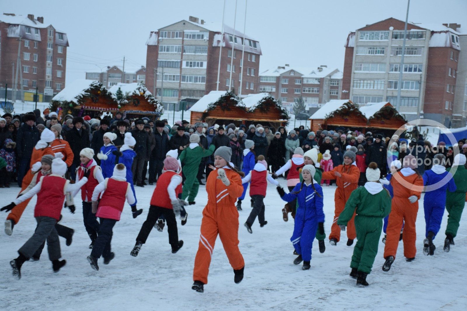 В Нурлате открыли главную новогоднюю елку города