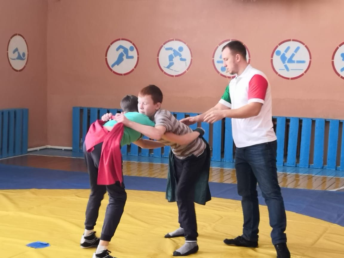 Юные борцы Нурлата встретились на завершающем турнире уходящего года