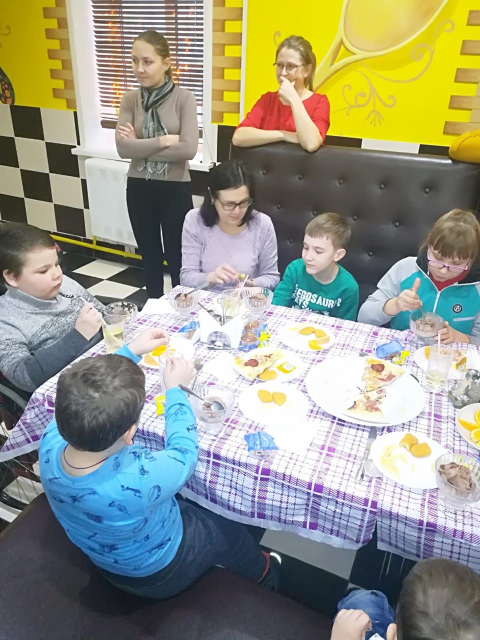 В Нурлате прошел благотворительный обед для детей с ограниченными возможностями