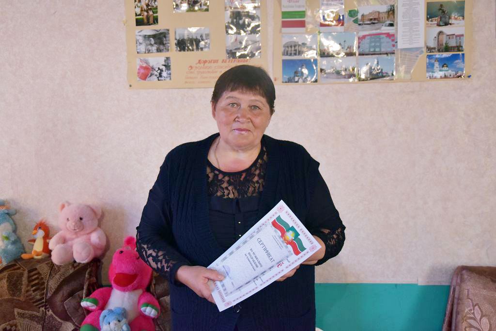 Редакция районной газеты устроила небольшой праздник для жителей деревни Малая Камышла