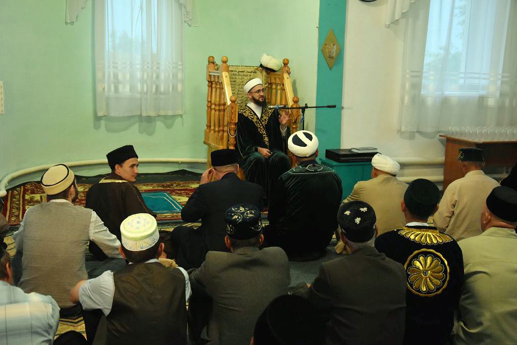 Руководитель исполкома Нурлатского района Алмаз Ахметшин провел благотворительный ифтар