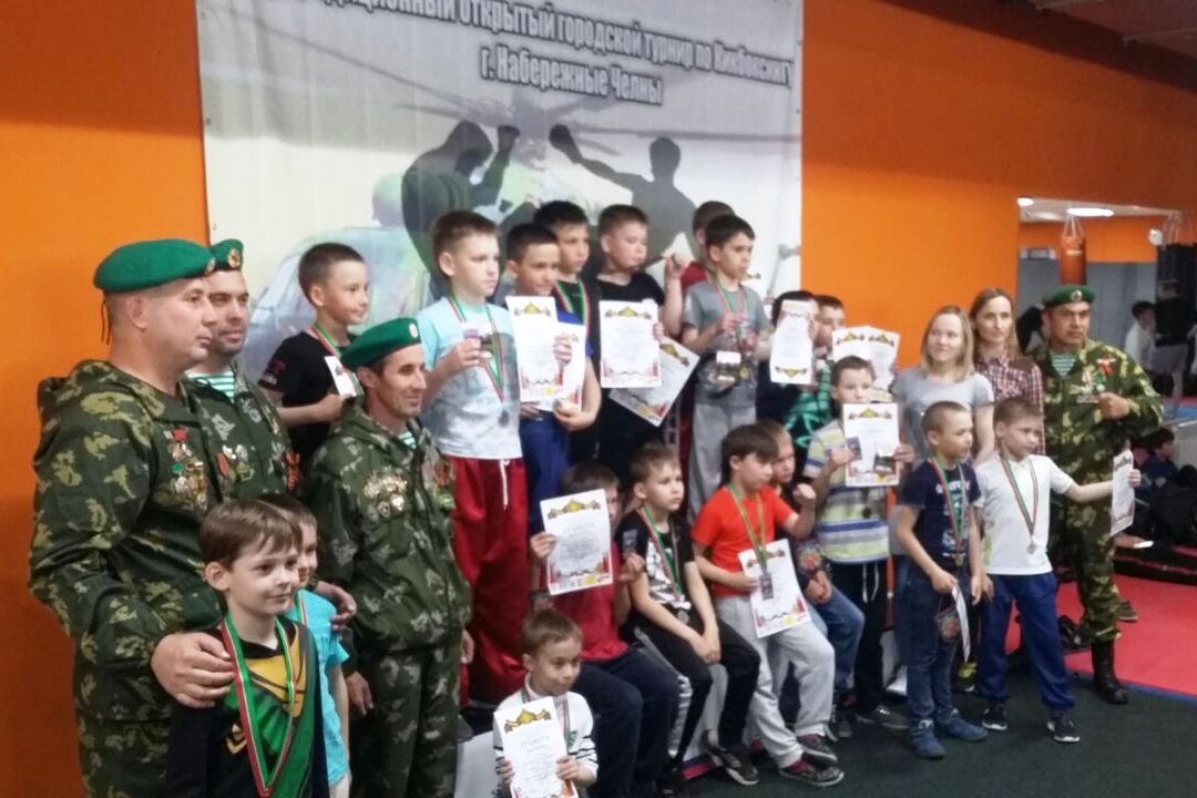 Нурлатские кикбоксеры выступили в открытом городском турнире в Набережных Челнах