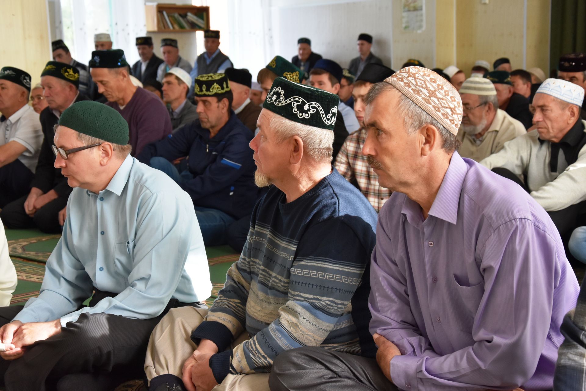 Праздничные богослужения в честь Ураза-байрам прошли во всех мечетях Нурлатского района