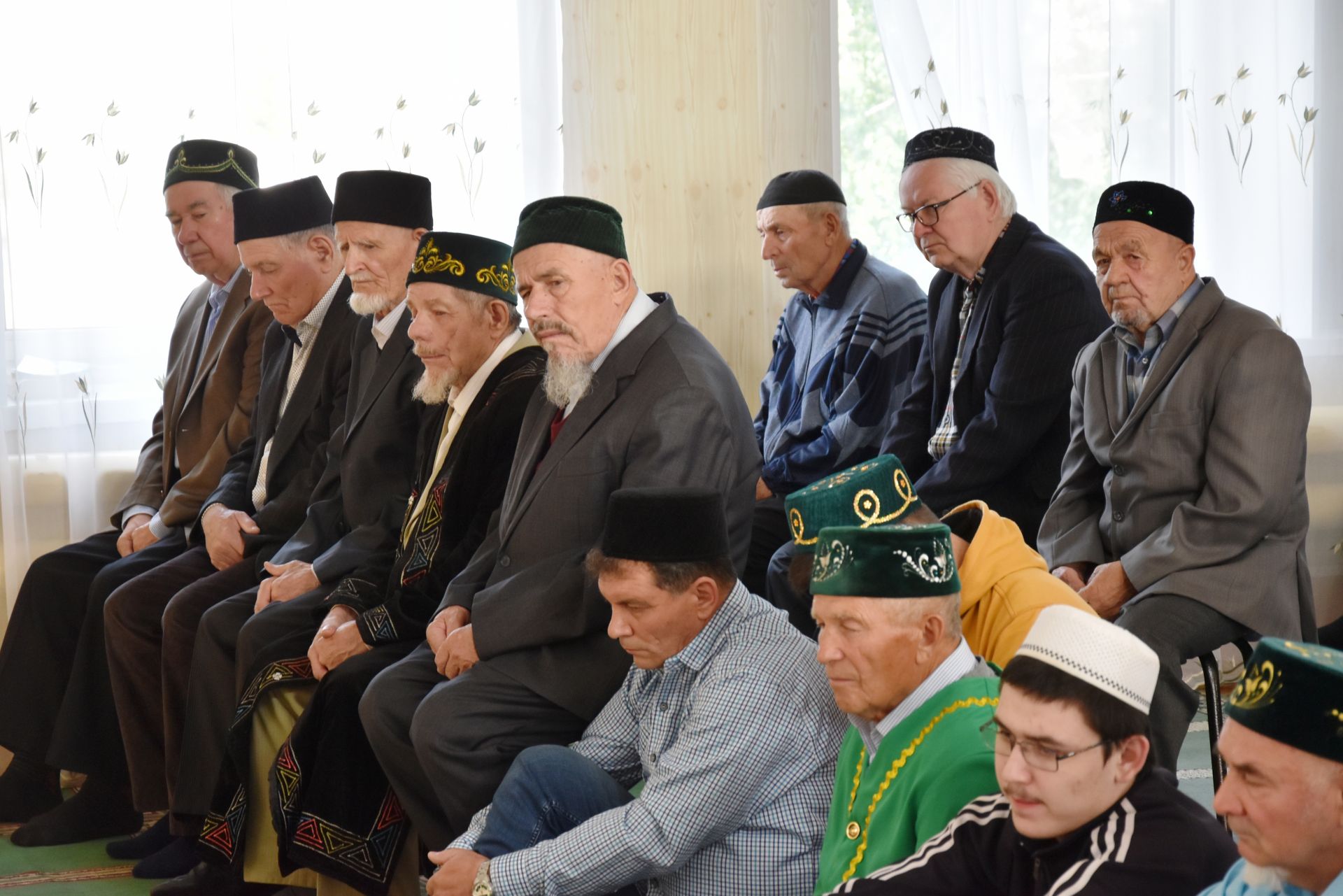 Праздничные богослужения в честь Ураза-байрам прошли во всех мечетях Нурлатского района