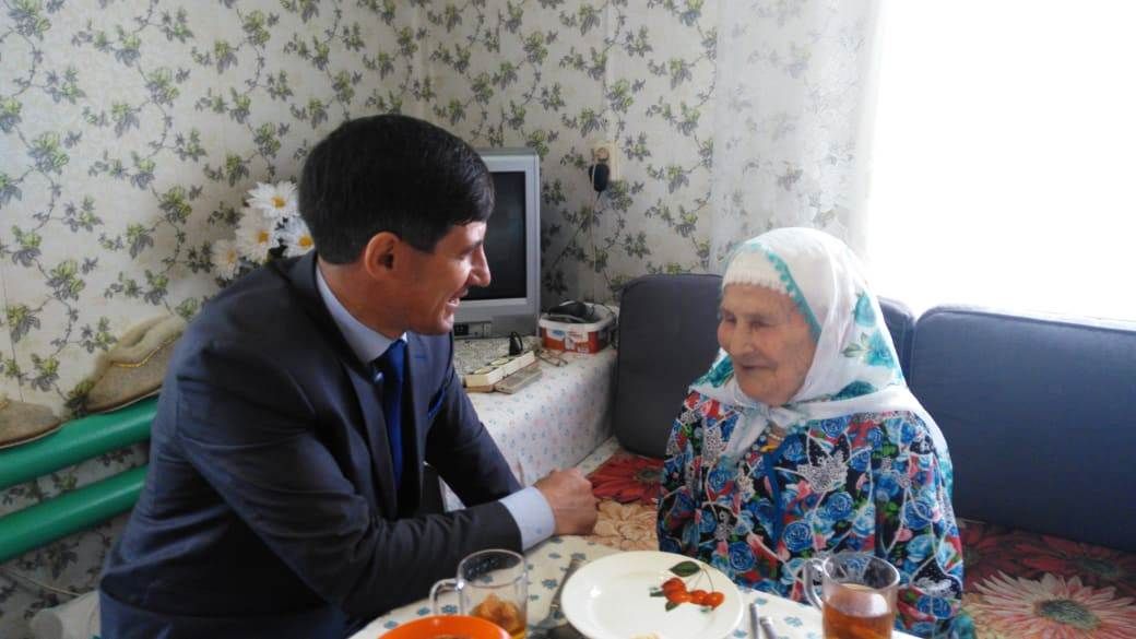 Жительницу Нурлатского района  поздравили с 90-летием