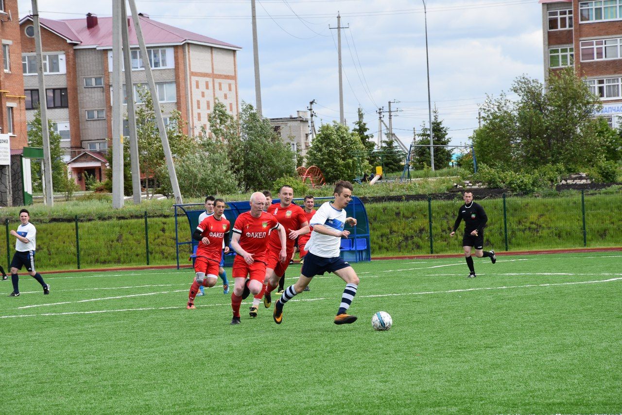 В Нурлате прошли первые матчи Первенства РТ по футболу