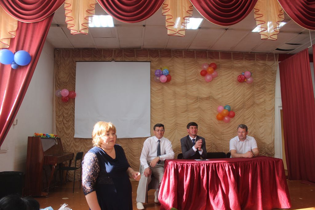 Выпускники Нурлатского района получили аттестаты