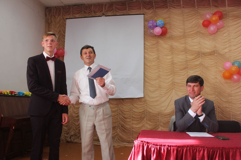 Выпускники Нурлатского района получили аттестаты