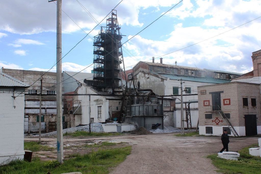 Нурлат: руководитель района ознакомился с деятельностью сахарного завода