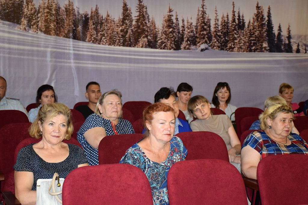 В микрорайоне сахароваров прошла встреча с руководством Нурлатского района