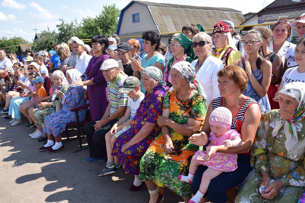 Сегодня в селе Салдакаево торжественно открыли многофункциональный центр, провели День села