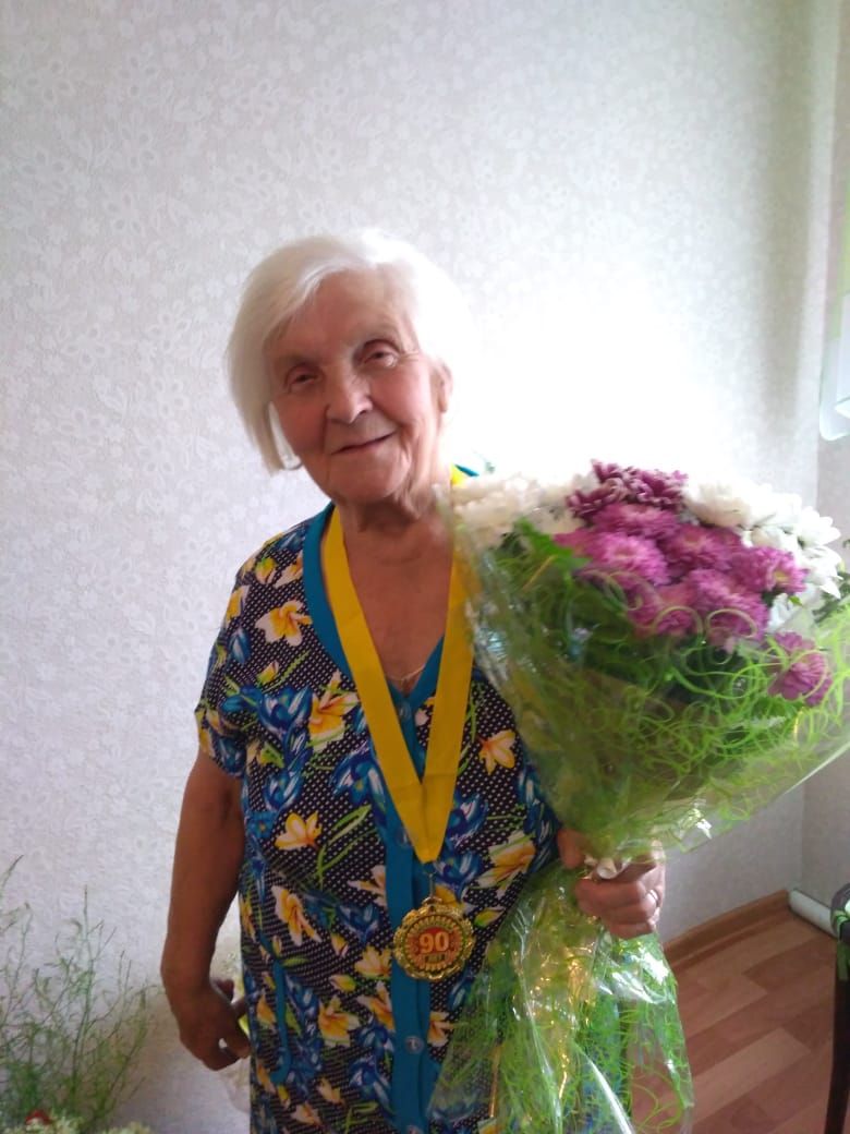 22 июля жительнице города Нурлат Елене Ивановне Мельниковой исполнилось 90 лет