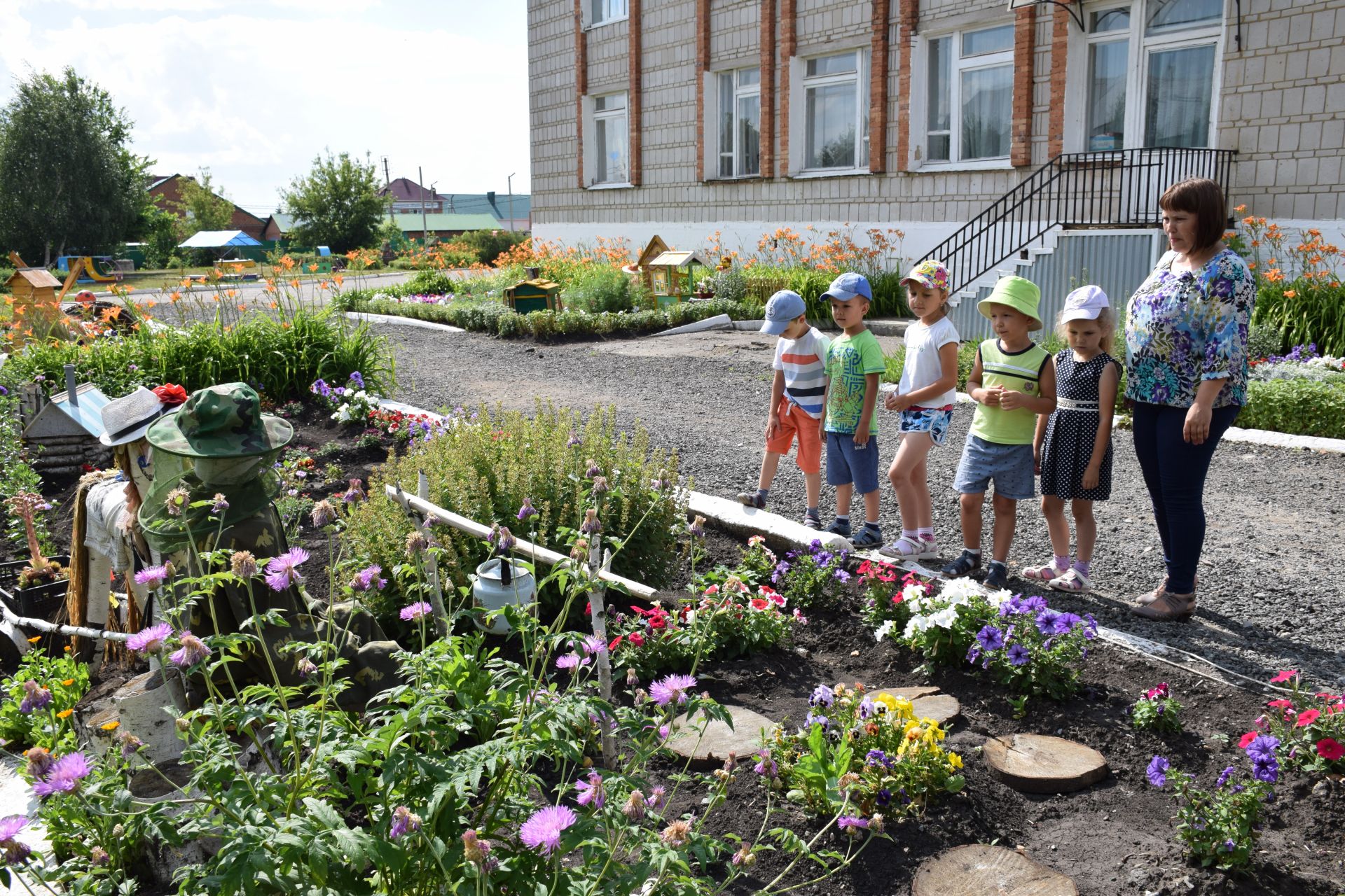 В первый раз в истории города появились зеленые топиарии  на территории детского сада «Камыр Батыр»