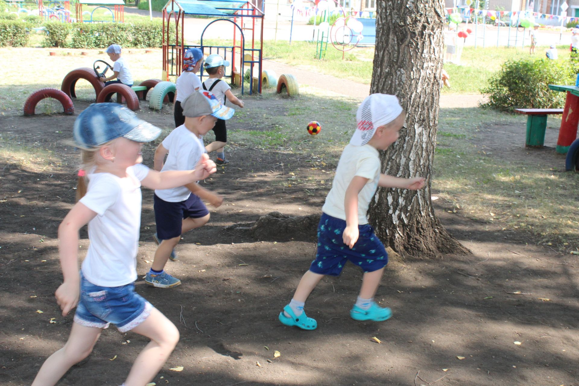 В детском саду «Сказка» города Нурлат прошел «Чемпионат» веселого мяча»