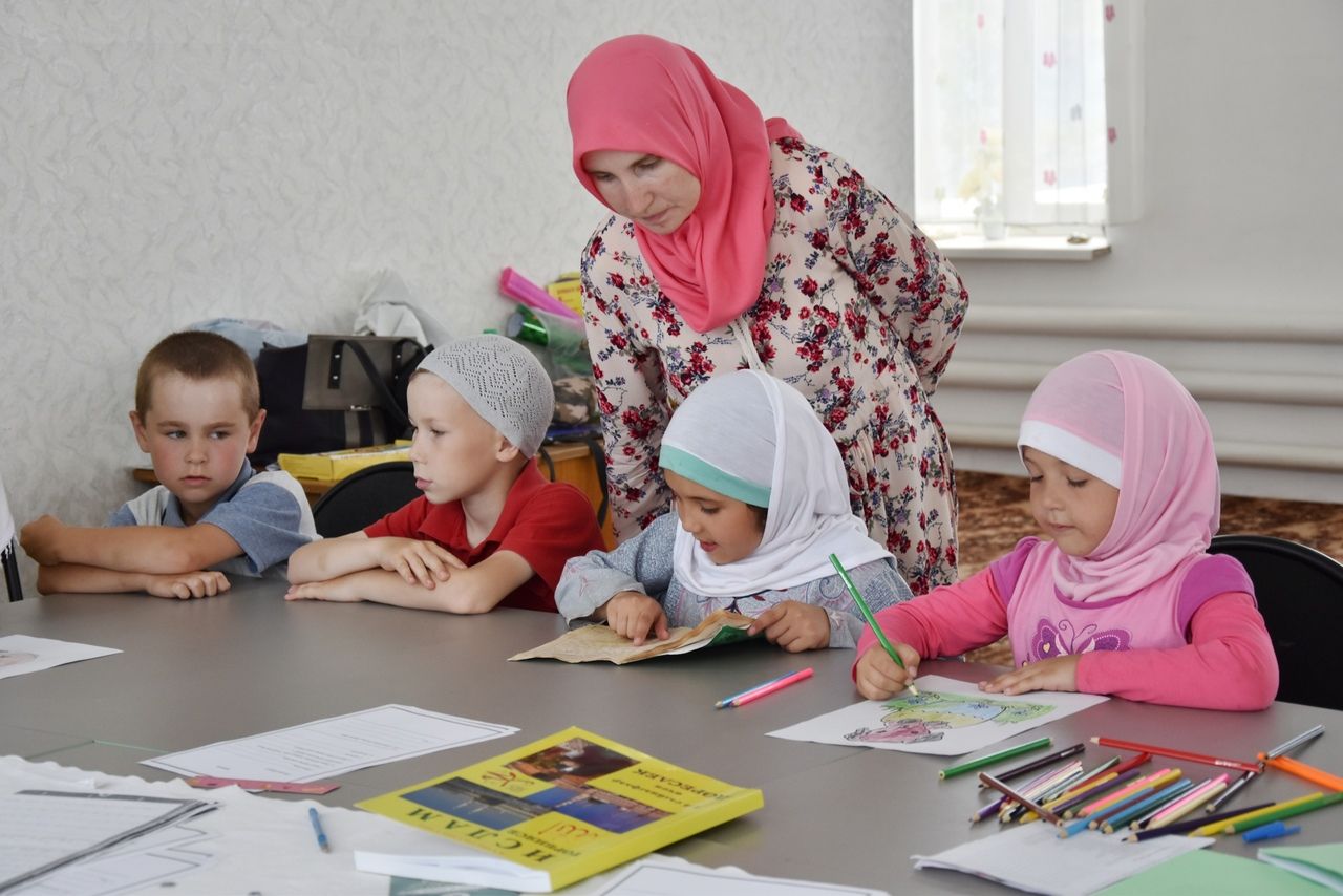В мечетях Нурлатского района для детей и подростков проходят летние мероприятия по религии и религиозному воспитанию