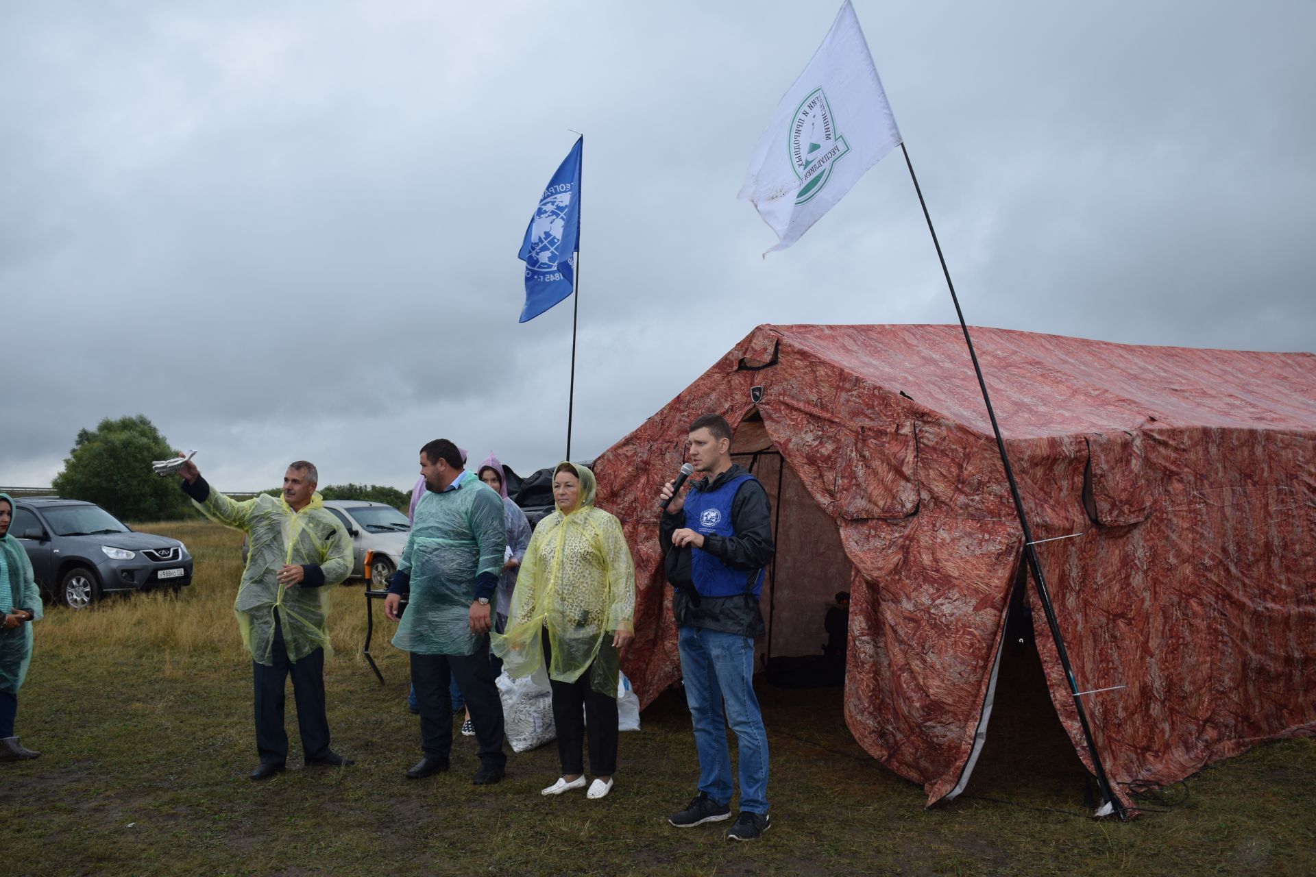 День Государственного флага Российской Федерации нурлатцы отметили экологической акцией