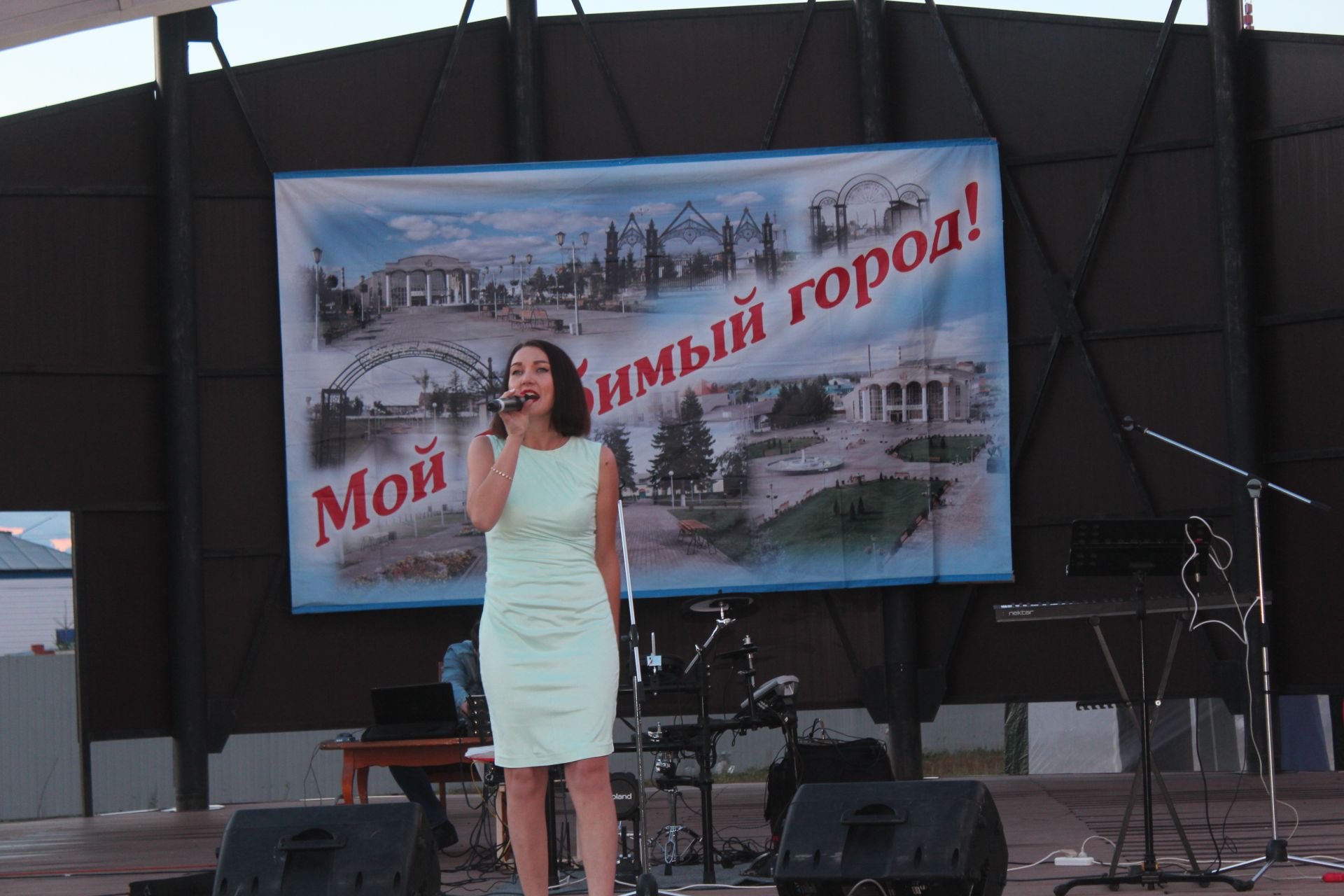 В Нурлате прошел концерт ко Дню Государственного флага России