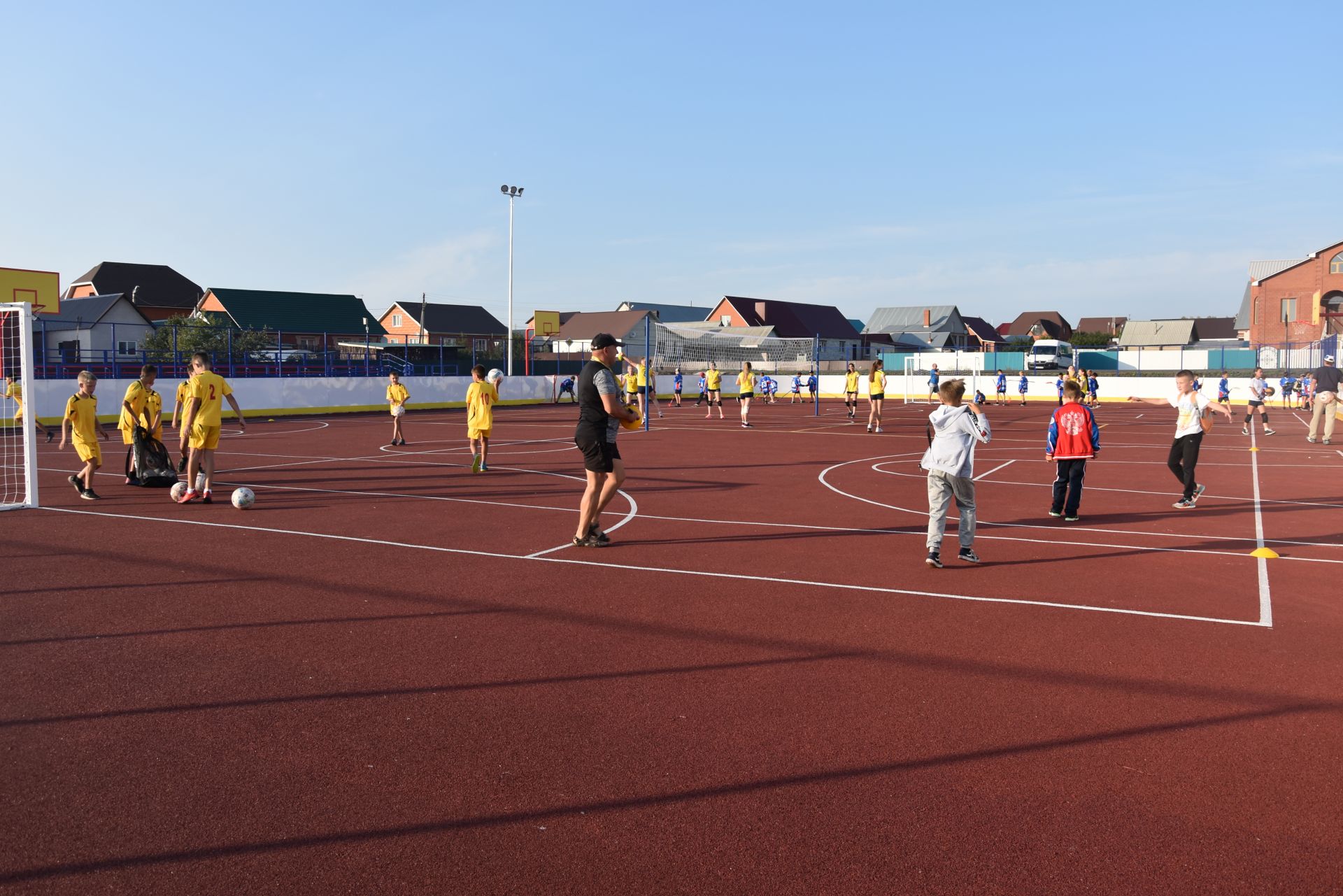 В Нурлате открылась универсальная спортивная площадка