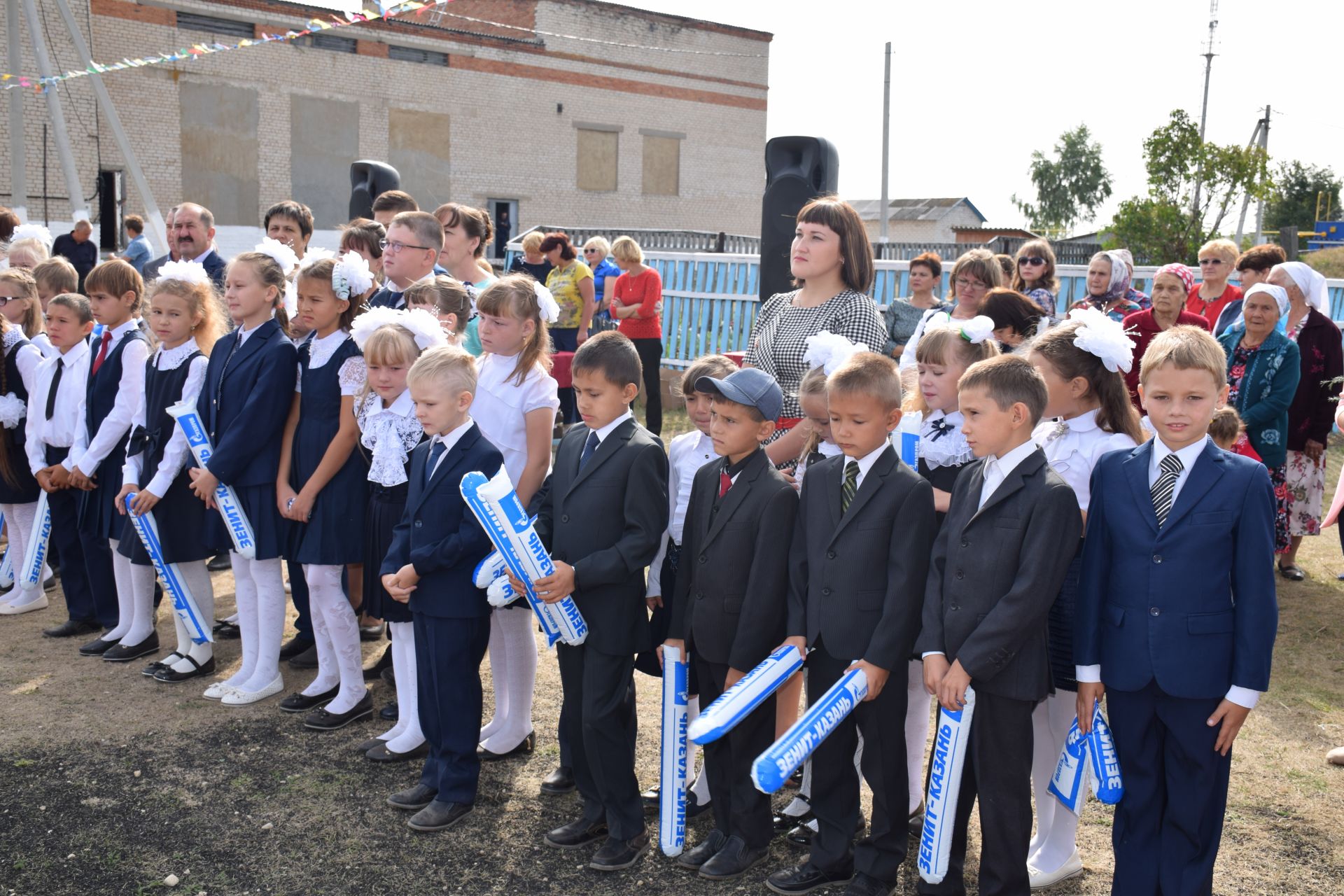 В День знаний в селе Егоркино Нурлатского района открылась футбольная площадка