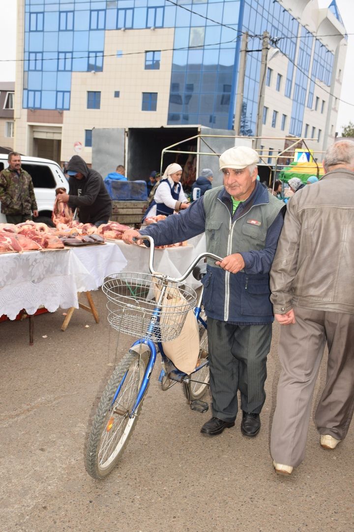 В Нурлате проходит сельскохозяйственная ярмарка