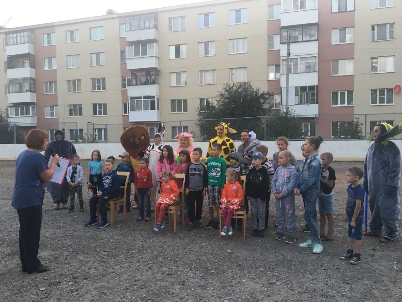 В микрорайоне "Яшлек" города Нурлат прошла детская танцевально – развлекательная программа