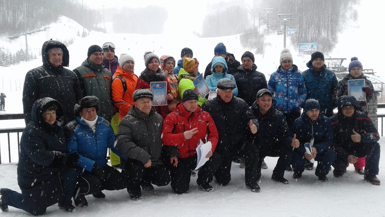 Водители Нурлатского УТТ отлично управляют не только спецтехникой, но и мастерски катаются на лыжах и сноуборде