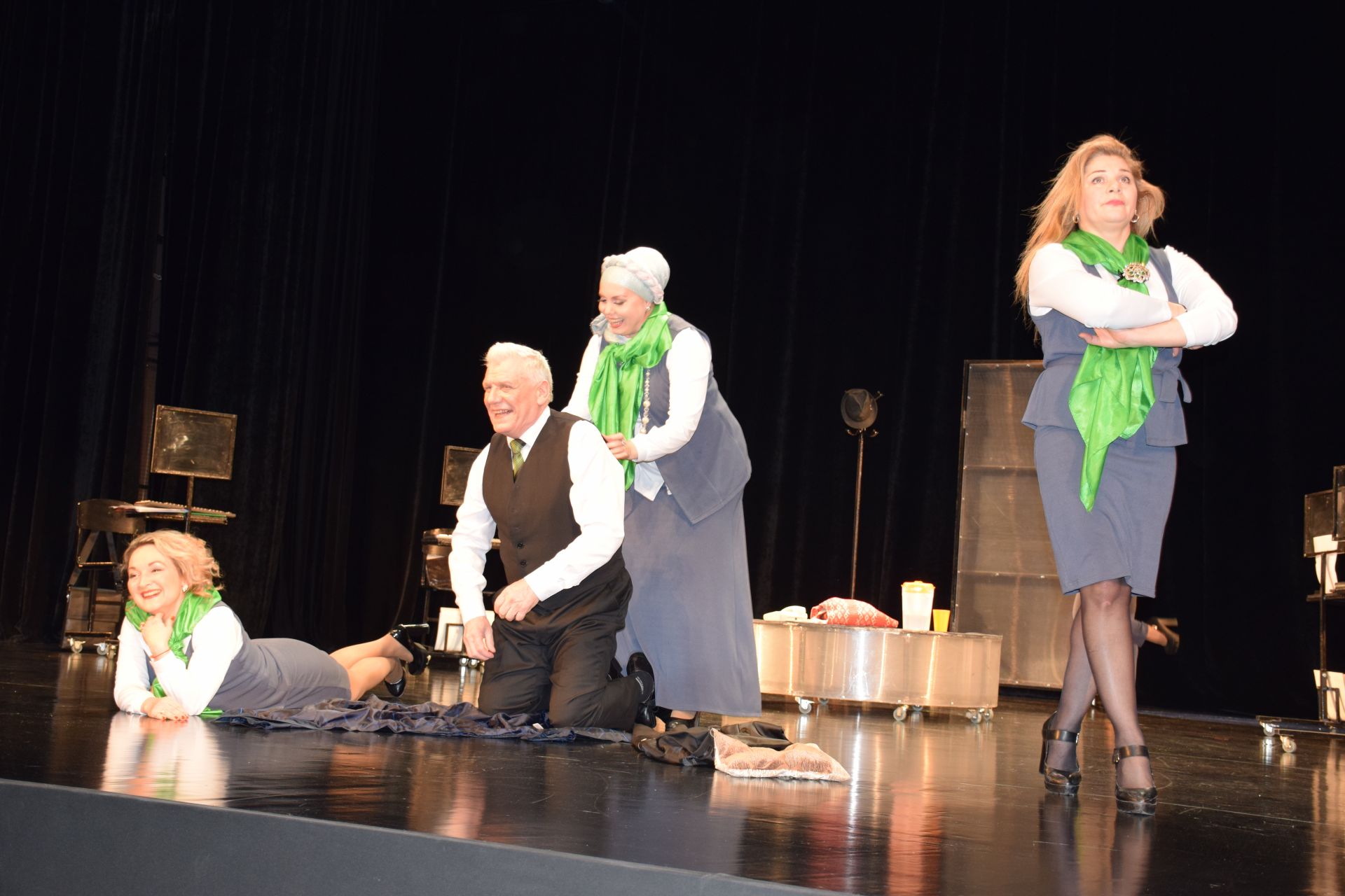Трудовые коллективы Нурлата Год театра начали с театральной экскурсии