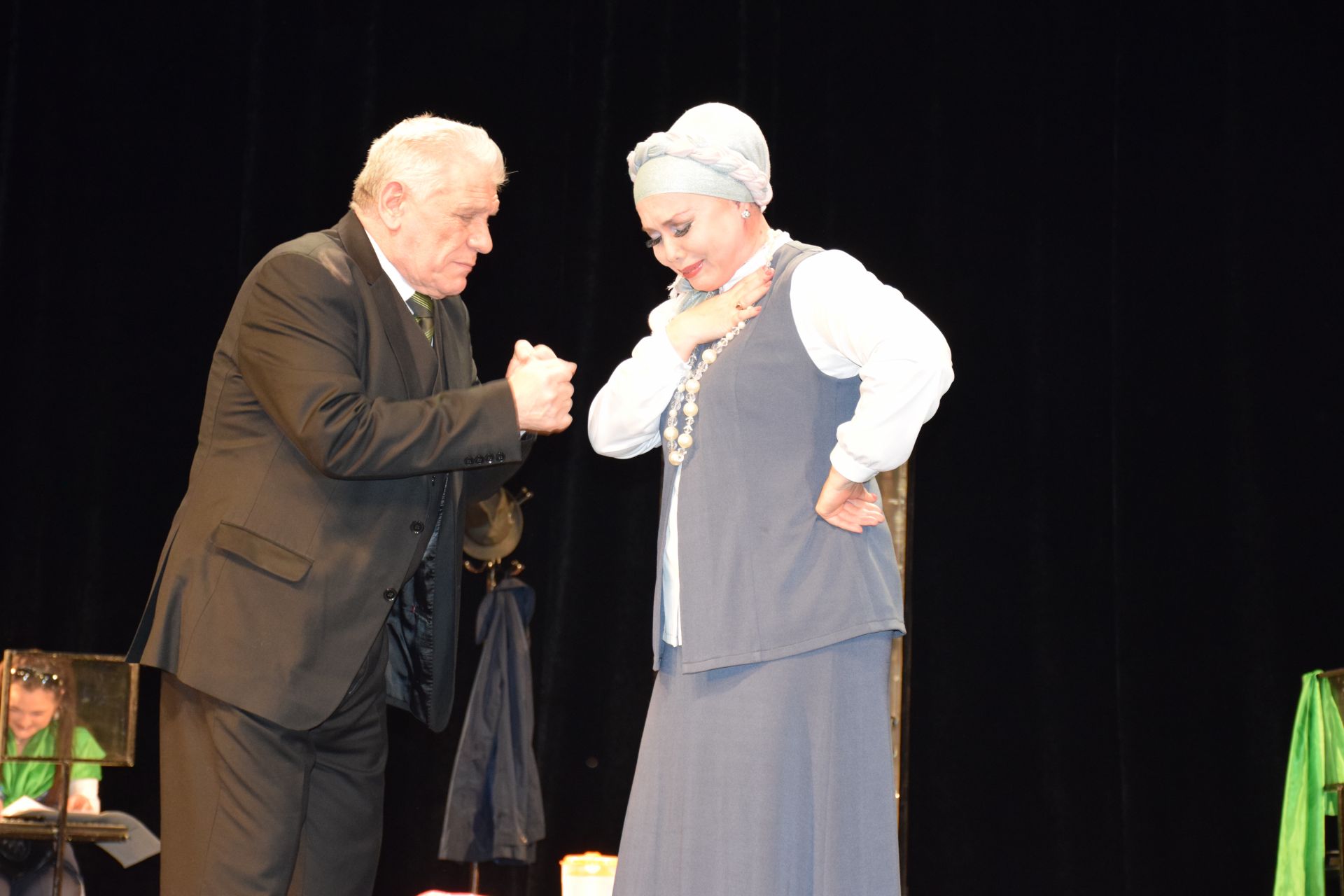 Трудовые коллективы Нурлата Год театра начали с театральной экскурсии