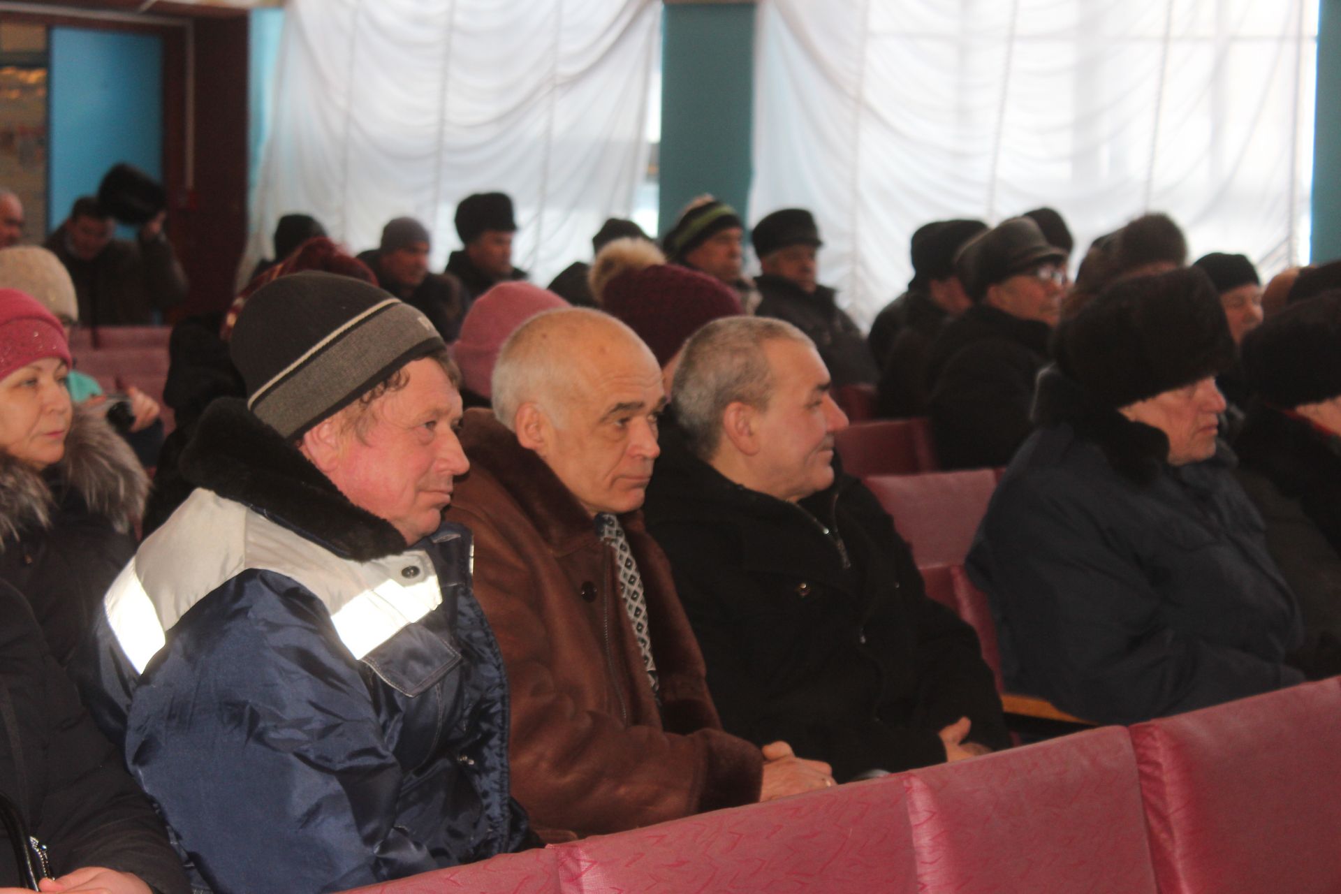 Руководство Нурлатского района встретилось с жителями микрорайонов Верхний Нурлат и Ключи