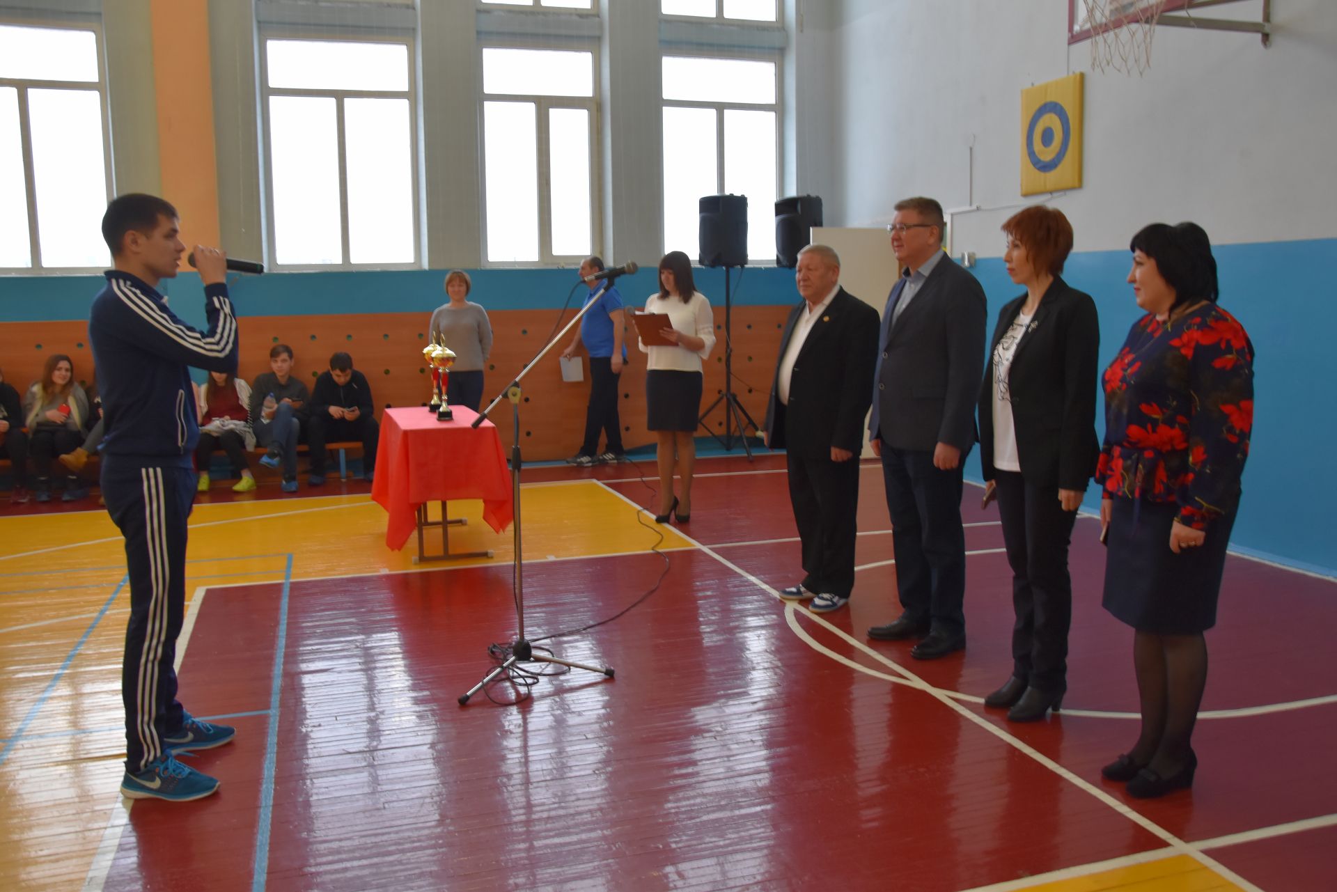 В Нурлате проходят соревнования по волейболу на призы главы района