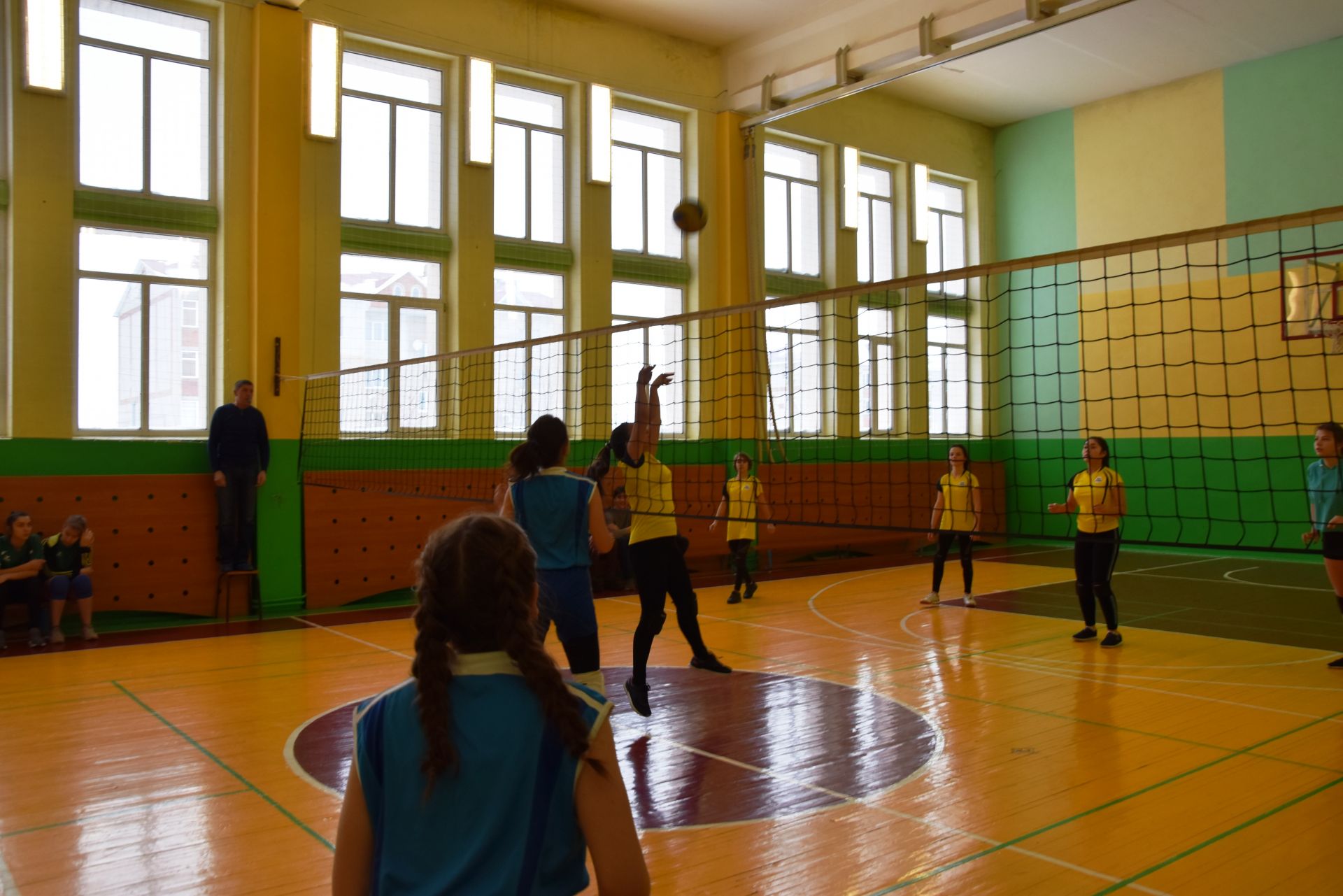 В Нурлате проходят соревнования по волейболу на призы главы района