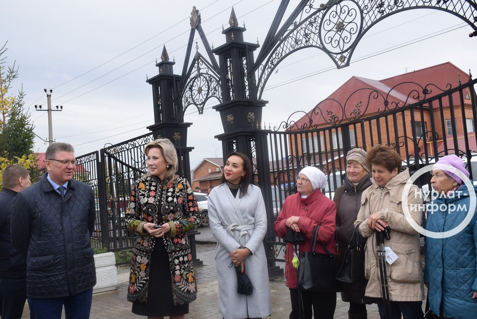 Нурлатские пенсионеры получили подарки от депутата