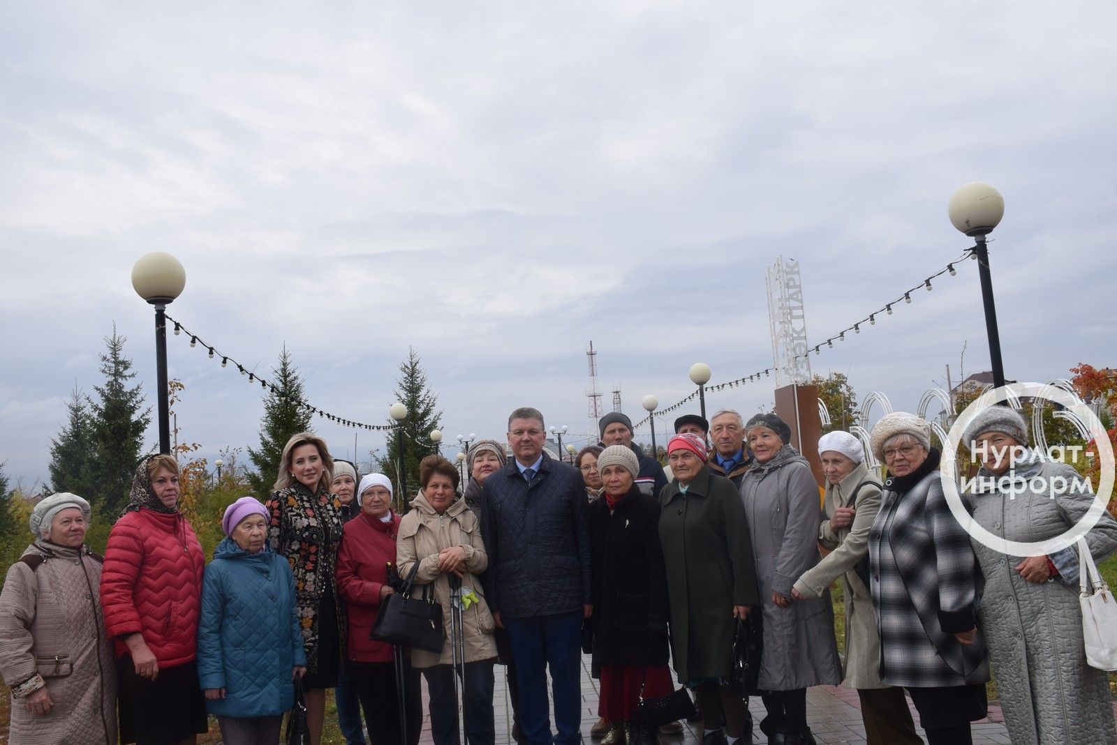 Нурлатские пенсионеры получили подарки от депутата