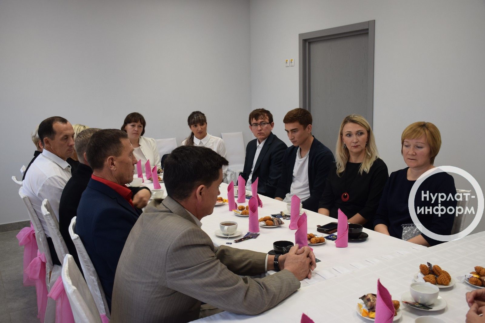 Накануне Дня учителя преподаватели физкультуры Нурлата встретились с депутатом Госдумы России