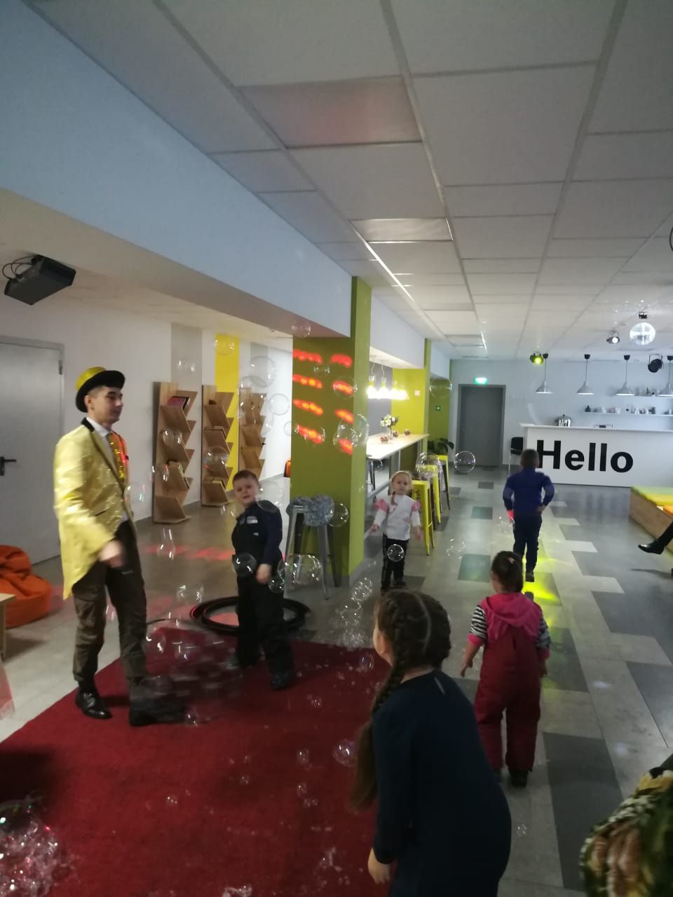 В Нурлате организовали для детей шоу мыльных пузырей
