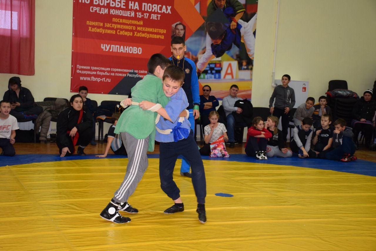 В селе Чулпаново Нурлатского района прошел республиканский турнир по борьбе на поясах