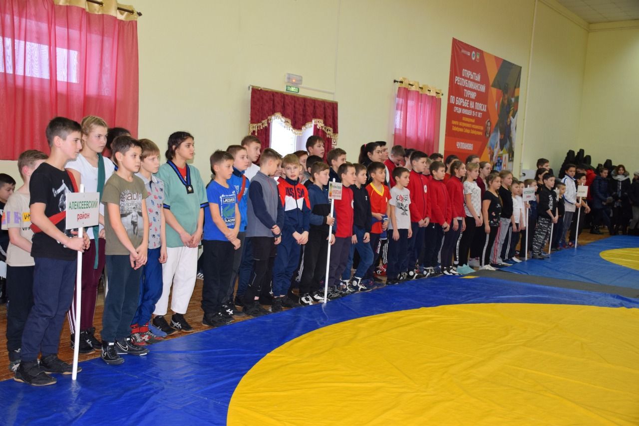 В селе Чулпаново Нурлатского района прошел республиканский турнир по борьбе на поясах