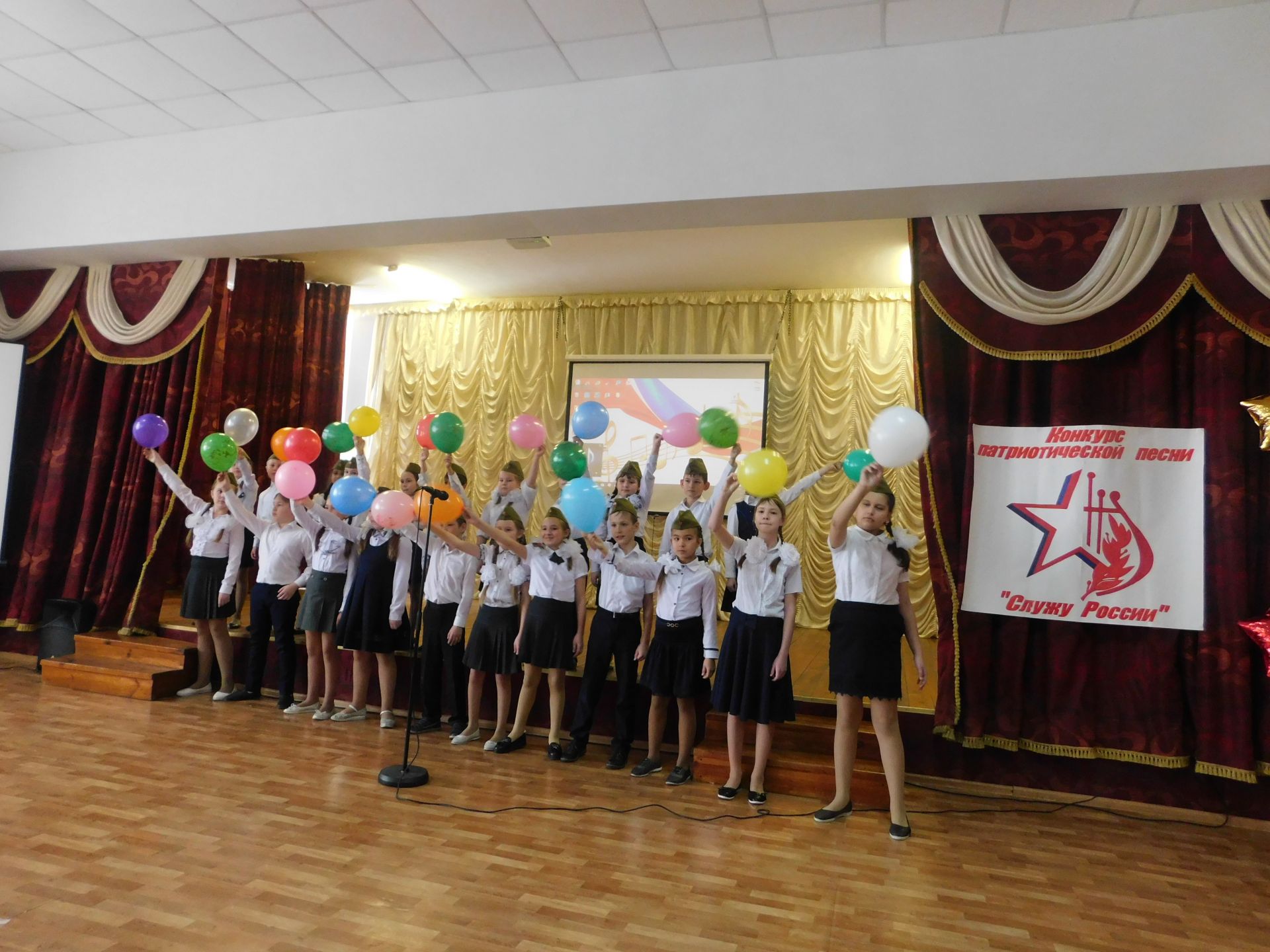 В Нурлатской школе прошел конкурс патриотической песни «Моя Россия!»