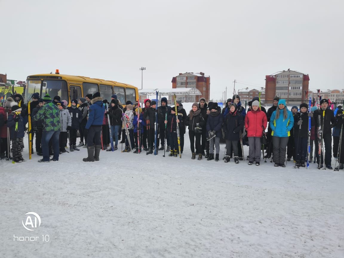В Нурлате прошли лыжные гонки на кубок отдела образования